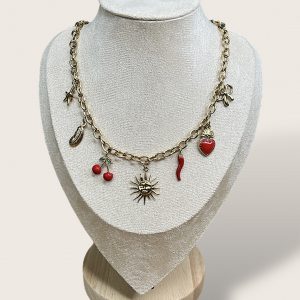 Collier Red